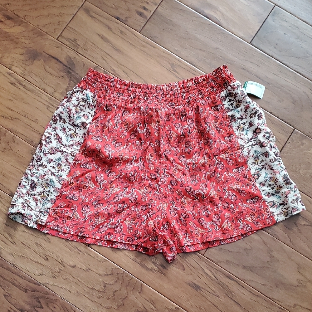 NWT Angie Simons Red Cream Gypsy Boho Shorts with Pockets Size L